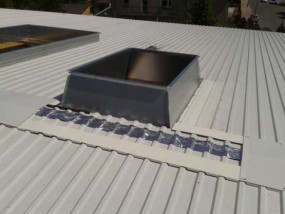  Podstawy na dach z płyty warstwowej